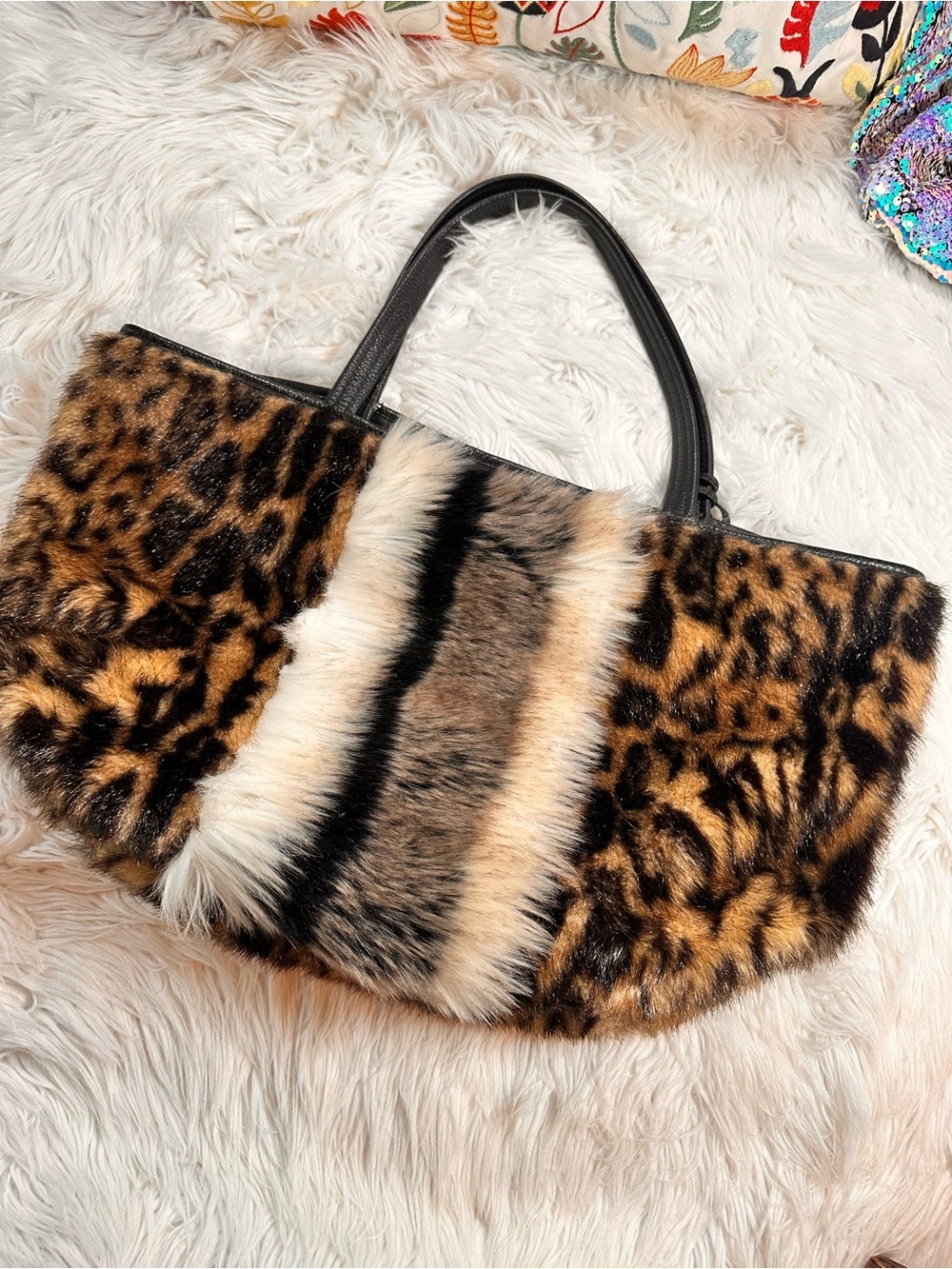 Kurt Geiger • Leopard Print Faux Fur and Leather Poppy Tote Caryall - Picture 5 of 16